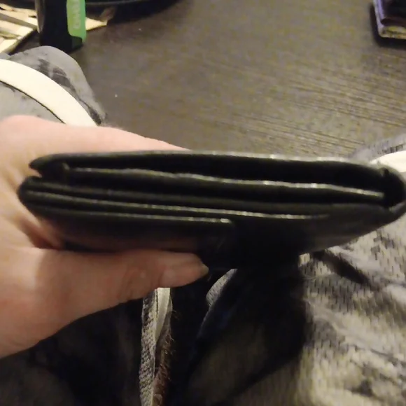 BVLGARI Vintage Rare Black Wallet with Snap Closure (EUC) - Picture 11 of 12